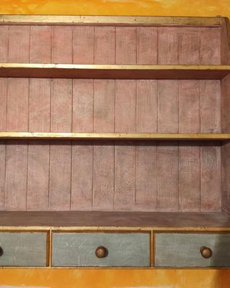 Piattaia in legno decorata a mano