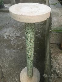 Colonna in graniglia verde