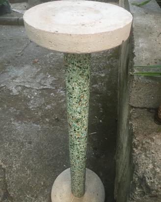Colonna in graniglia verde
