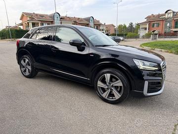Audi Q2 30 TDI S line Edition interno ed esterno