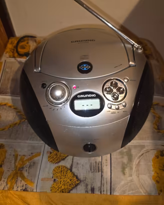 stereo portatile grundig ben tenuto. funzionante 