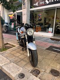 Kawasaki ZR 750 -