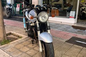 Kawasaki ZR 750 -
