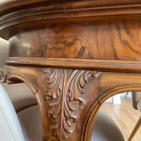 Tavolo ovale in legno