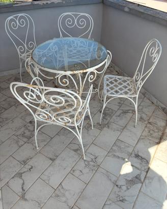 Tavolo da esterno in ferro battutto