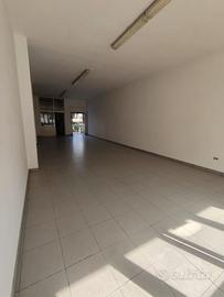 Locale Commerciale Vernole