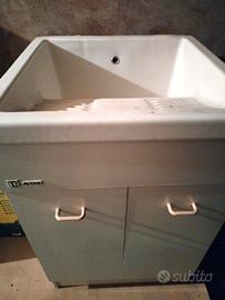 Mobiletto per  lavanderia con lavabo in ceramica