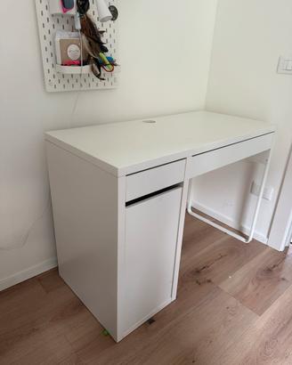 Scrivania Ikea modello Micke
