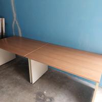 2.scrivanie da ufficio in buone condizione 