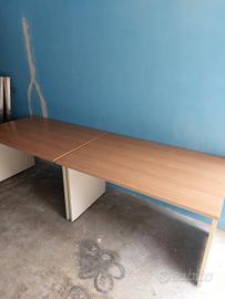 2.scrivanie da ufficio in buone condizione 