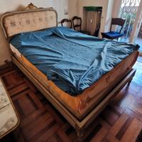 Letto e poltrona laccati Manifattura Bertoni