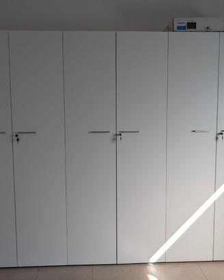 Armadio per ufficio con 6 ante