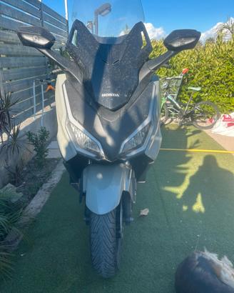 Honda forza 350