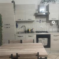 Cucina + tavolo 4 posti