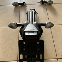 Porta targa originale e frecce anteriori suzukiGSX