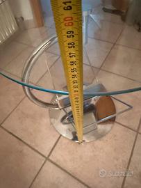 Piccolo tavolo di vetro 50x50