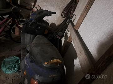 zip piaggio 50 . 