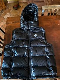 Smanicato moncler