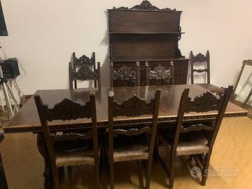 sala da pranzo con  tavolo + n.8 sedie e credenza