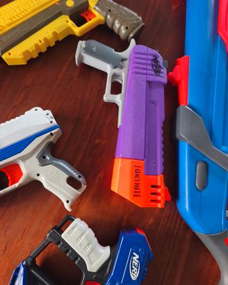 PISTOLE E FUCILI NERF