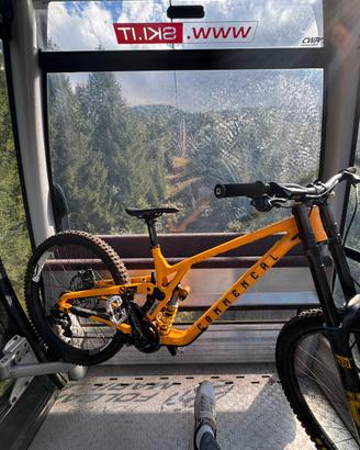 Commencal supreme V5 Ohlins edition yellow