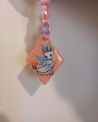 ciondolo hollow knight silksong fatto a mano