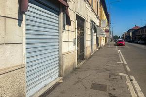 NEGOZIO A SAN GIULIANO MILANESE