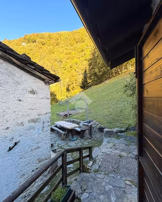 CASA INDIPENDENTE A PREMANA