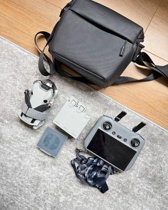 DJI Mini 4 Pro Fly More Combo