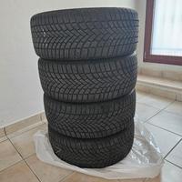 Gomme termiche Bridgestone 225/40r19.
