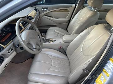 meravigliosa Jaguar S-Type 3000 V6