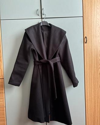 cappotto nero con cintura