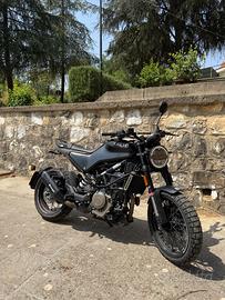 Husqvarna Svartpilen 401 2023 • 21.000 km