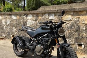 Husqvarna Svartpilen 401 2023 • 21.000 km