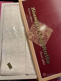 Lenzuola puro lino con pizzo, balza, intaglio