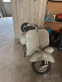 Vespa a faro basso 1954 restaurata