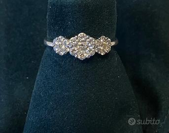 Anello “Trilogy” Oro Bianco E Diamanti