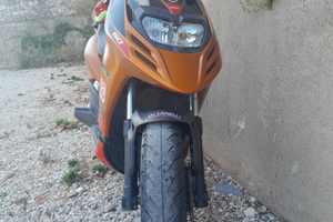 Aprilia sr 50 motard