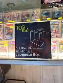 Sliding lid with magnets