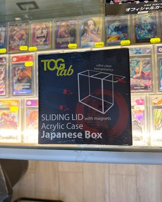 Sliding lid with magnets