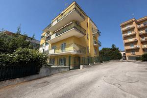 5 LOCALI A NAPOLI