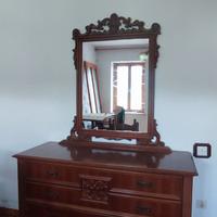 Comò con specchiera stile classico