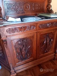 credenza noce intagliata