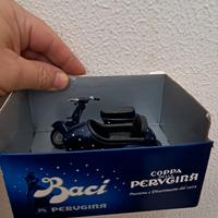 Vespa Sidecar baci perugina