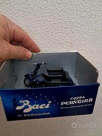 Vespa Sidecar baci perugina