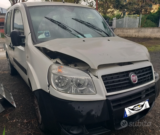 Fiat doblo con i posti