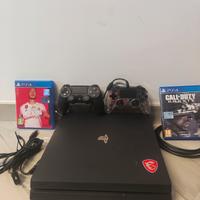 PlayStation 4 PRO PS4  + 2 joystick + giochi 