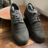Scarpe stringate modello Dr.Martens