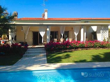 Villa singola con piscina - 6 camere letto