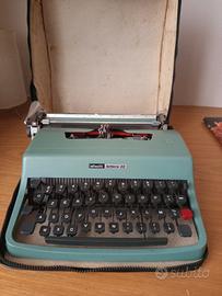 macchina da scrivere vintage 